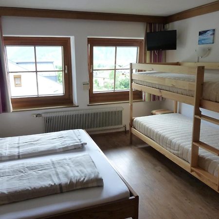 Pension Zu Hause Uttendorf Buitenkant foto