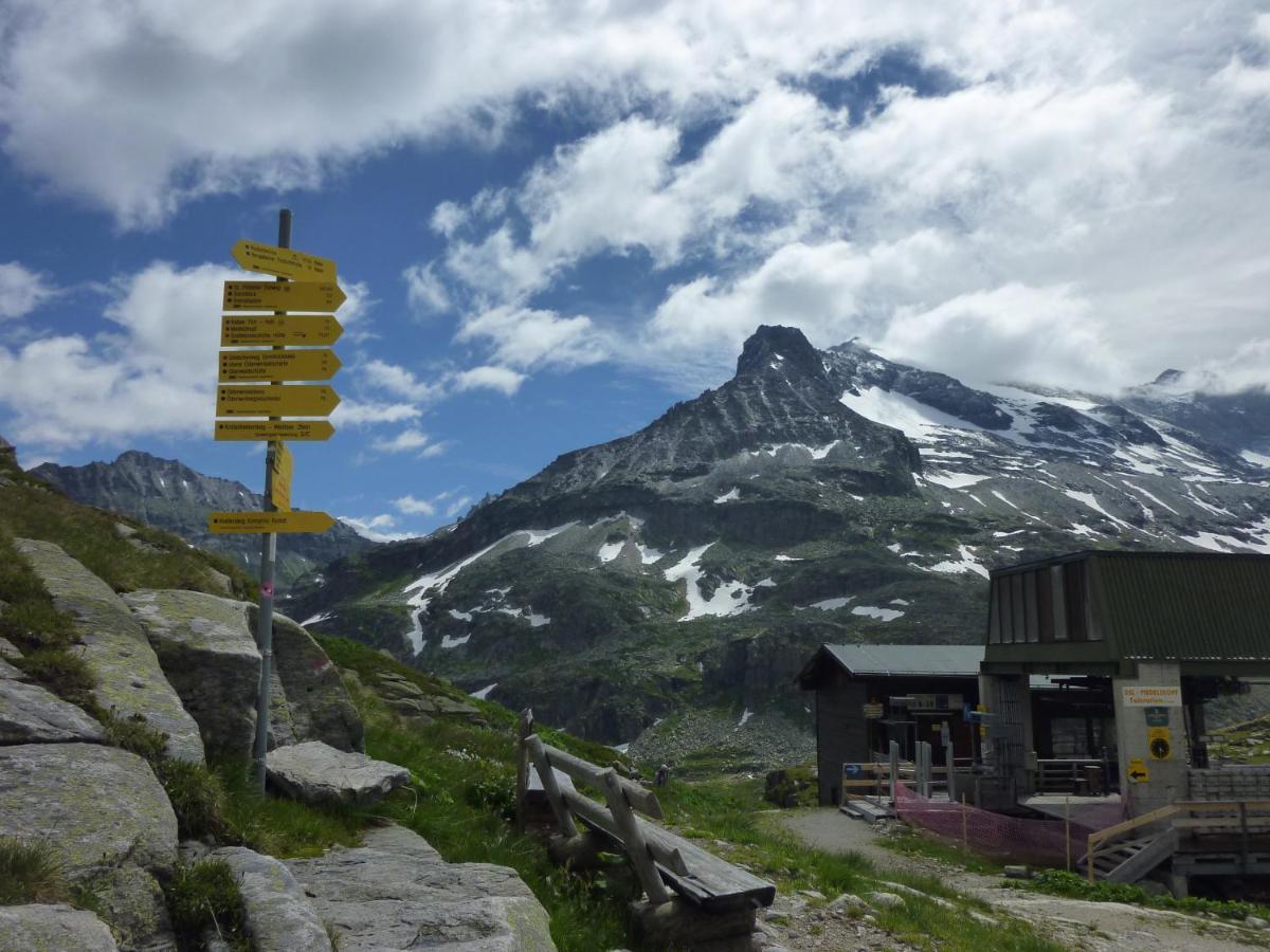 Pension Zu Hause Uttendorf Buitenkant foto