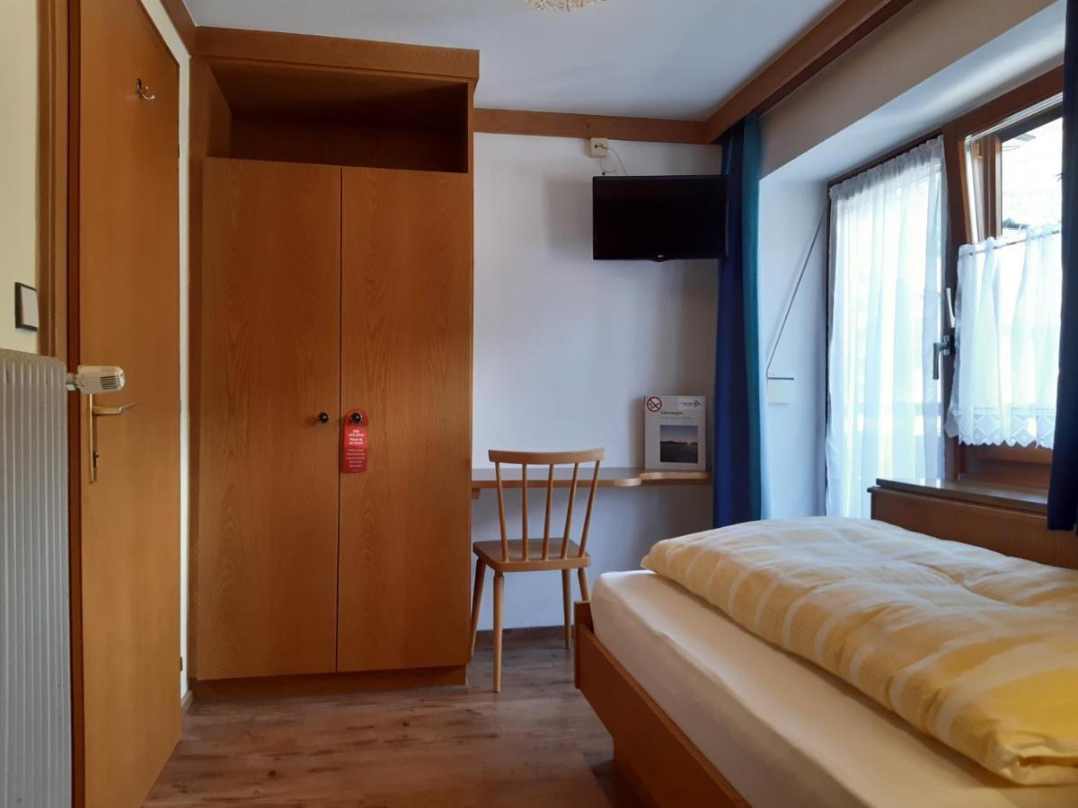 Pension Zu Hause Uttendorf Buitenkant foto